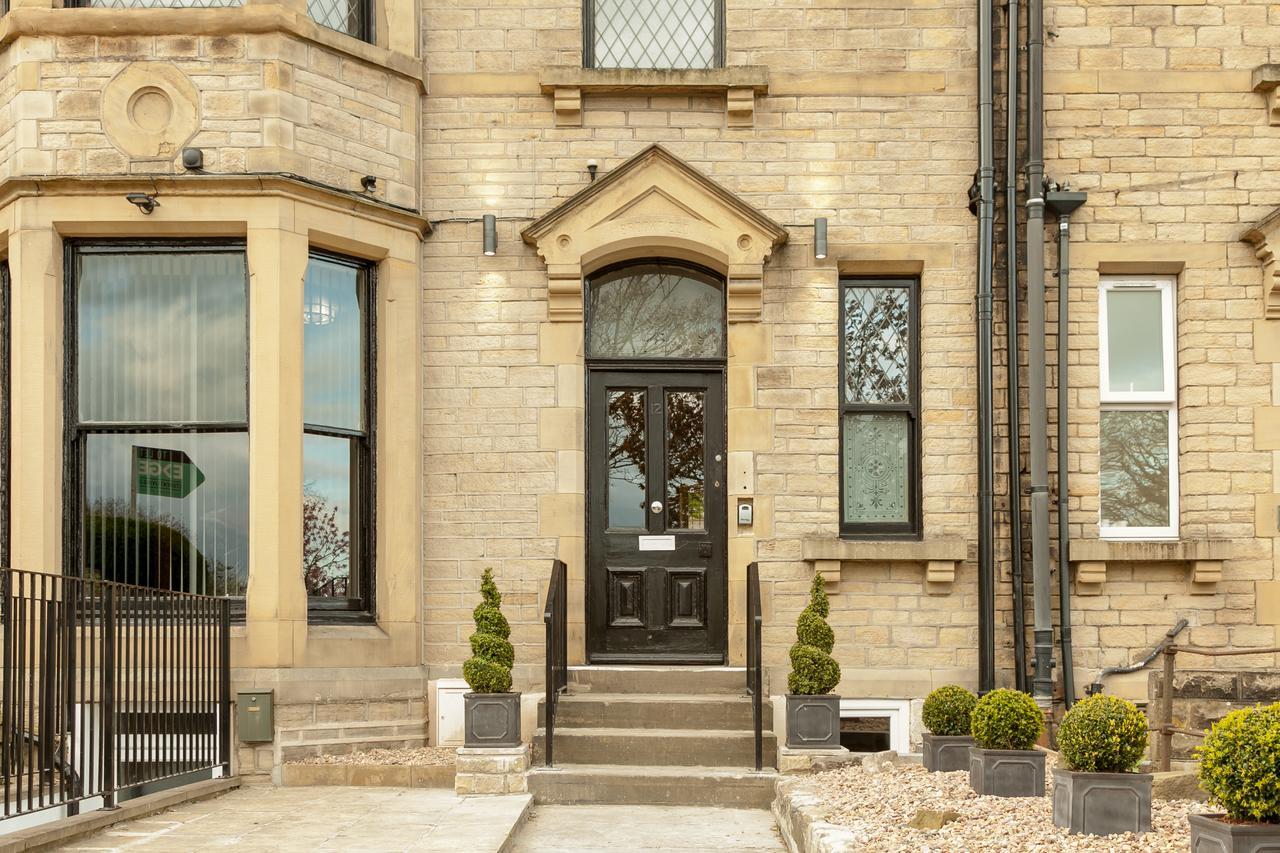 Townhouse No 12 Hotel Huddersfield Exterior foto